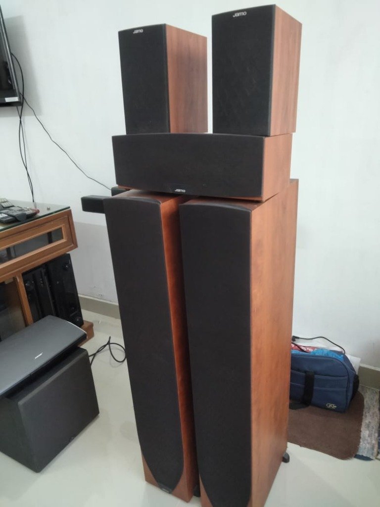 Jamo Surround Sound Speaker Set